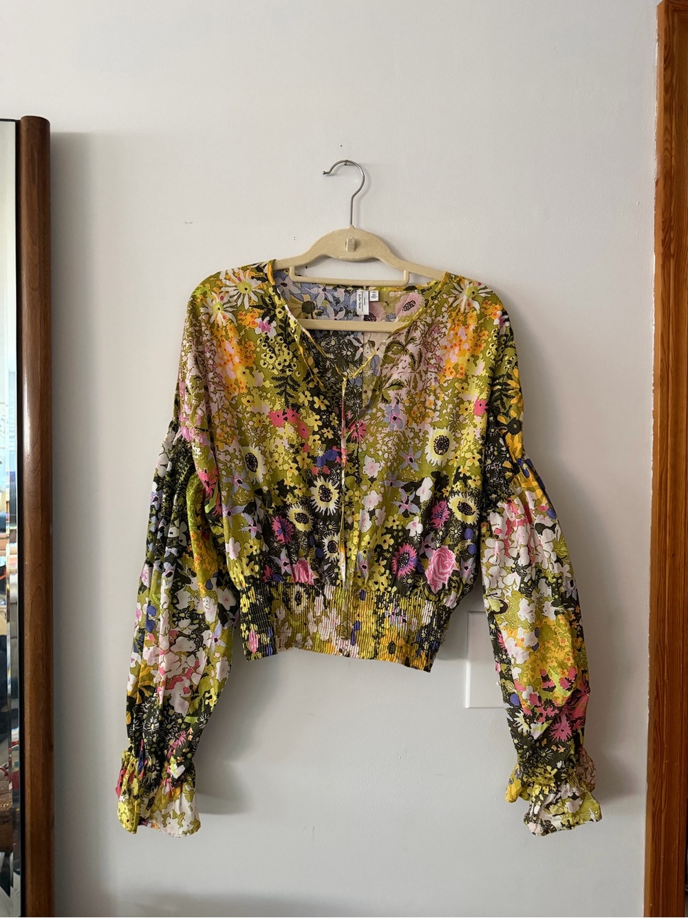 Boho Floral Tie-Front Cropped Blouse in Yellow-Pink